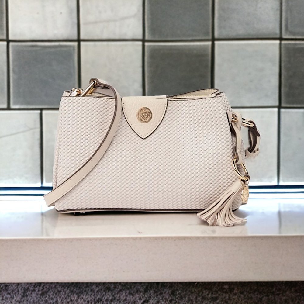 ANNE KLEIN Ahinge Crossbody Bag